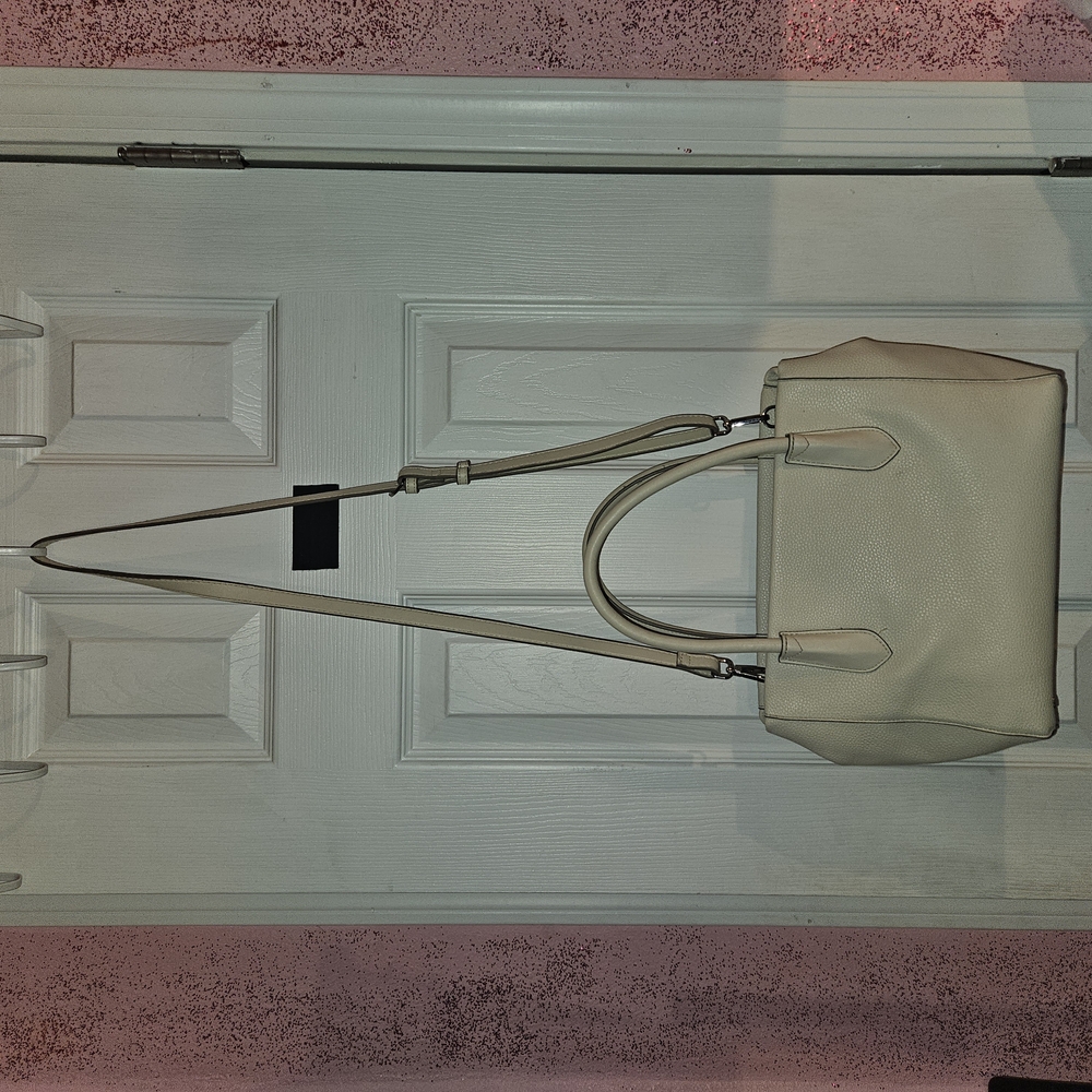 Elegant Cream Handbag